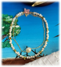Cargar imagen en el visor de la galería, Collar " Esencia de Perla" Collar de perlas,con tonos color dorado.